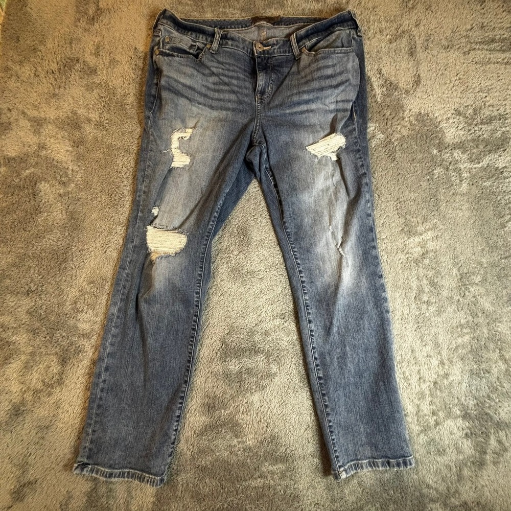Torrid Boyfriend Straight Jeans 16R Medium Wash Distressed Vintage Stretch Denim